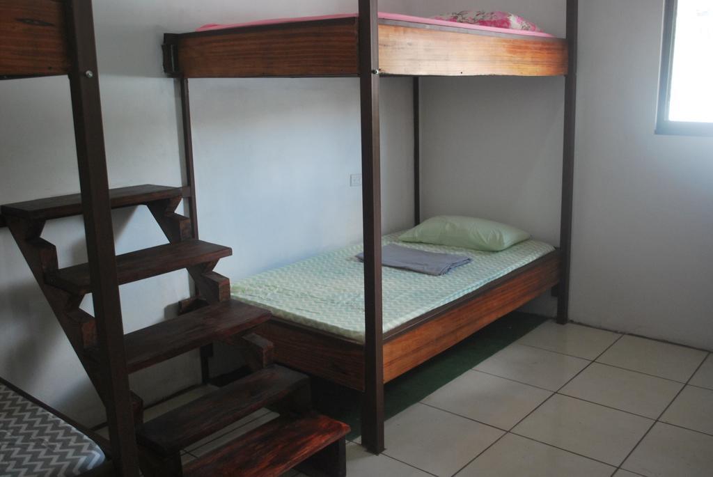 Passifloras Hostel Quepos Eksteriør bilde