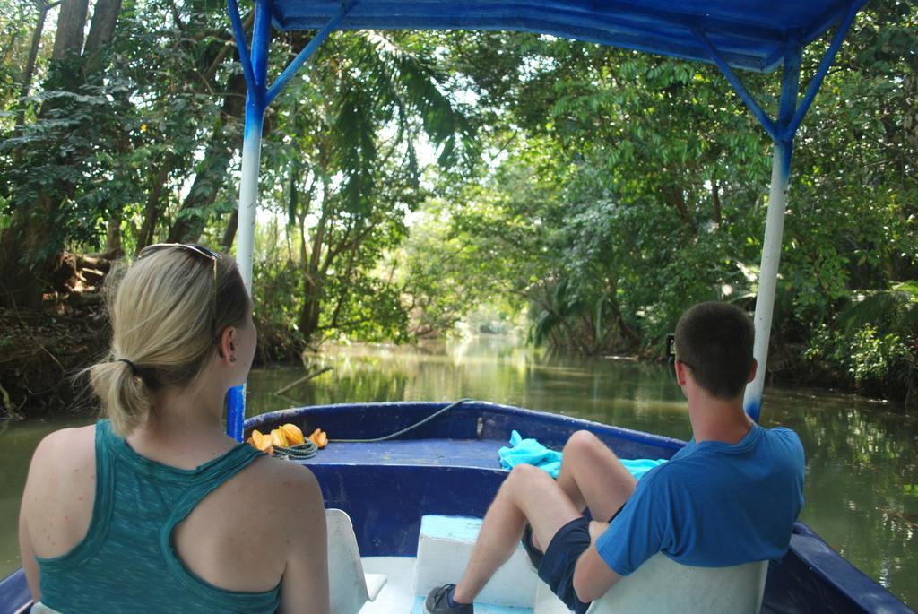 Passifloras Hostel Quepos Eksteriør bilde