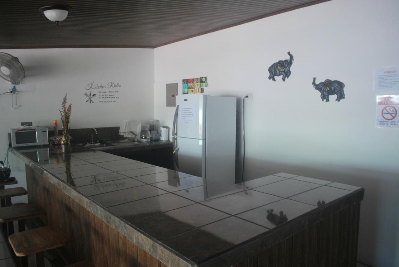 Passifloras Hostel Quepos Eksteriør bilde