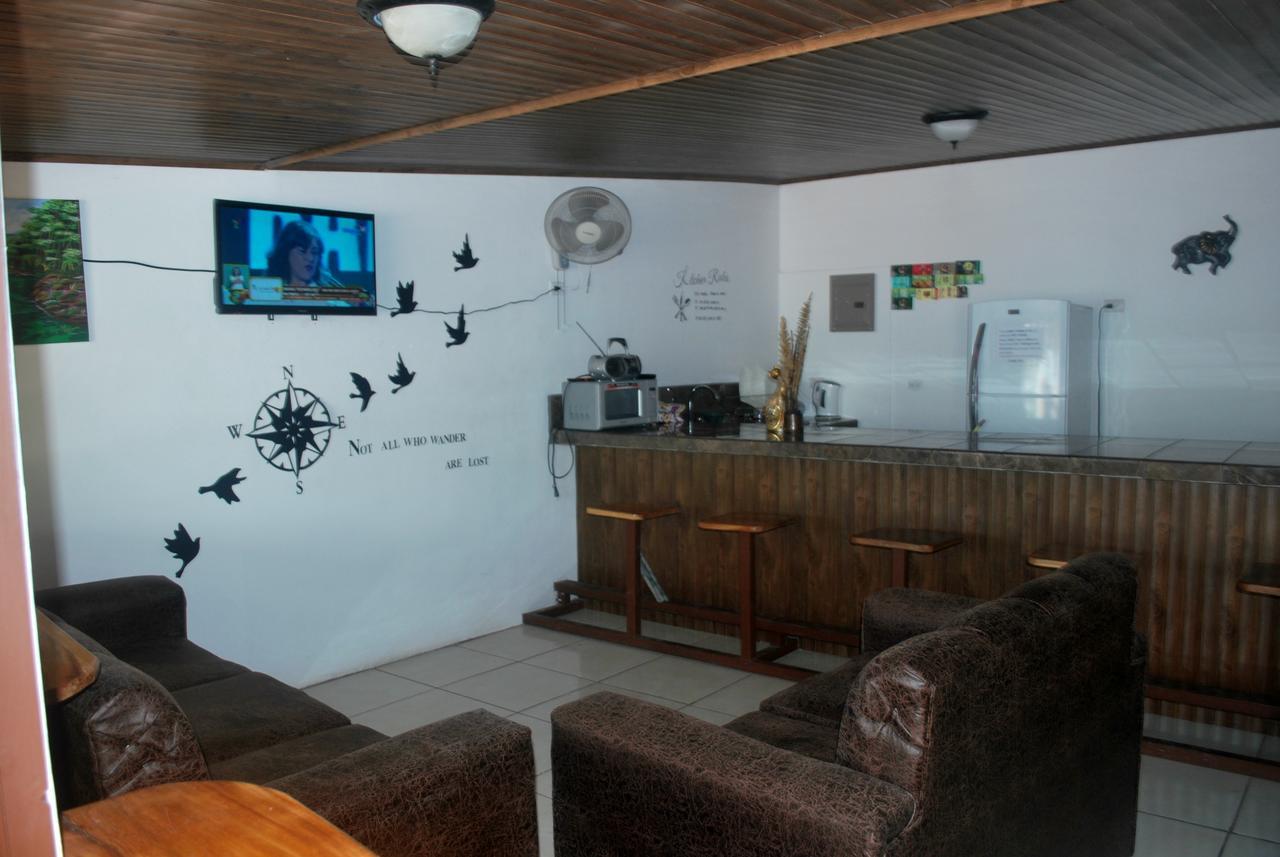 Passifloras Hostel Quepos Eksteriør bilde