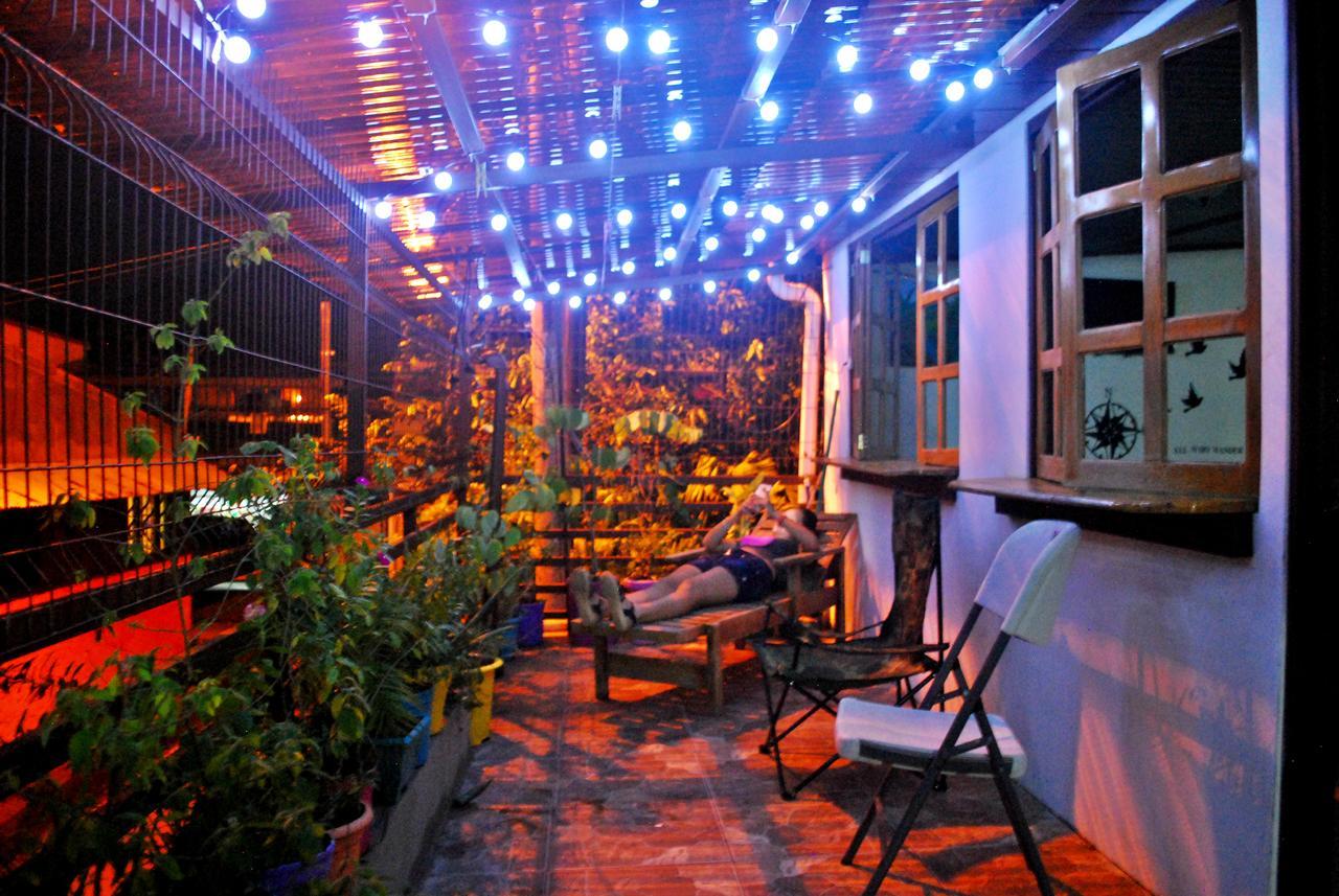 Passifloras Hostel Quepos Eksteriør bilde