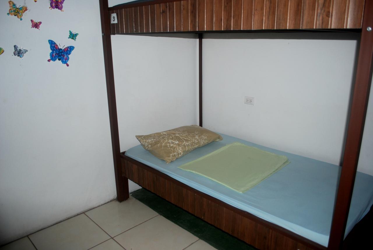 Passifloras Hostel Quepos Eksteriør bilde