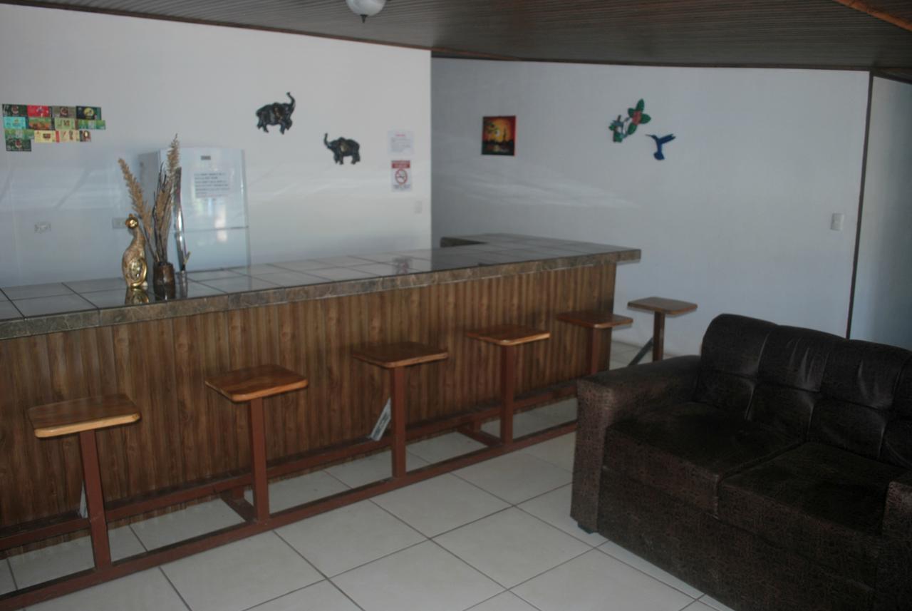 Passifloras Hostel Quepos Eksteriør bilde