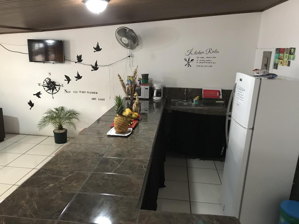 Passifloras Hostel Quepos Eksteriør bilde